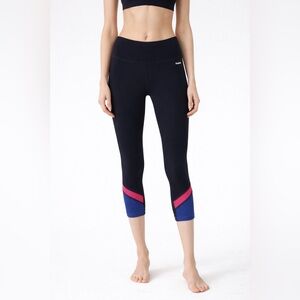 Reebok High-Rise Capri Leggings | Black w/ Pink & Blue Colorblock | Size L